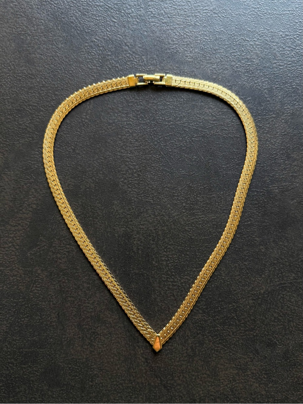Vintage Gold Tone V-Point Flattened Chain Necklace Napier